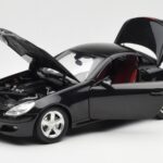 Mercedes SLK R171 Obsidian Nero Metallizzato Minichamps 1:18 B66962319 - image 3 of 9