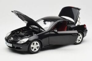 Mercedes SLK R171 Obsidian Nero Metallizzato Minichamps 1:18 B66962319 Pressofusione — immagine 3 di 9