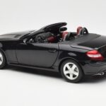 Mercedes SLK R171 Obsidian Nero Metallizzato Minichamps 1:18 B66962319 - image 8 of 9