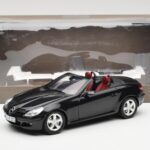 Mercedes SLK R171 Obsidian Nero Metallizzato Minichamps 1:18 B66962319 - image 9 of 9