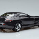 Mercedes SLR McLaren Nero CMC 1:18 - image 3 of 10