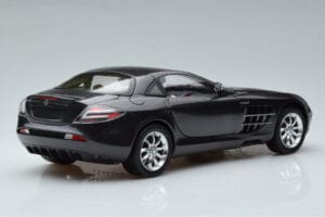 Mercedes SLR McLaren Nero CMC 1:18 M-045F Pressofusione — immagine 3 di 10