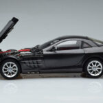 Mercedes SLR McLaren Nero CMC 1:18 - image 4 of 10