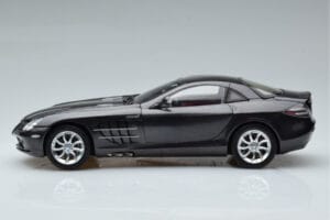 Mercedes SLR McLaren Nero CMC 1:18 M-045F Pressofusione — immagine 5 di 10