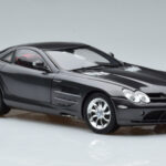 Mercedes SLR McLaren Nero CMC 1:18 - image 6 of 10