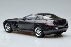 Mercedes SLR McLaren Nero CMC 1:18 M-045F Pressofusione — immagine 7 di 10
