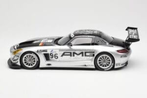 Mercedes SLS AMG GT3 #96 M. Hakkinen AMG Customer Sports 6 Hours of Zhuhai ILMC 2011 Minichamps 1:18 B66960197 Pressofusione — immagine 3 di 6