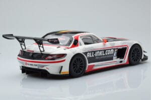 Mercedes SLS AMG GT3 Munnich Motorsport #38 M. Basseng / M. Winkelhock Champions FIA GT1 World Championship 2012 Minichamps 1 — immagine 2 di 6