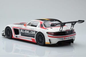 Mercedes SLS AMG GT3 Munnich Motorsport #38 M. Basseng / M. Winkelhock Champions FIA GT1 World Championship 2012 Minichamps 1 — immagine 5 di 6