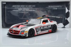 Mercedes SLS AMG GT3 Munnich Motorsport #38 M. Basseng / M. Winkelhock Champions FIA GT1 World Championship 2012 Minichamps 1 — immagine 6 di 6