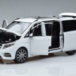 Mercedes V-Class W447 V260L Bianco Mercedes 1:18 QALCN89911149 Pressofusione - image 2 of 8