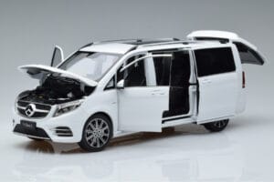 Mercedes V-Class W447 V260L Bianco OEM 1:18 QALCN89911149 Pressofusione — immagine 2 di 8