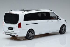 Mercedes V-Class W447 V260L Bianco OEM 1:18 QALCN89911149 Pressofusione — immagine 3 di 8