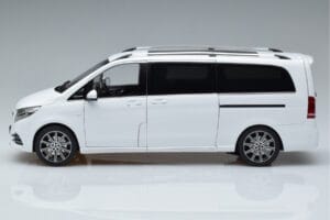 Mercedes V-Class W447 V260L Bianco OEM 1:18 QALCN89911149 Pressofusione — immagine 4 di 8