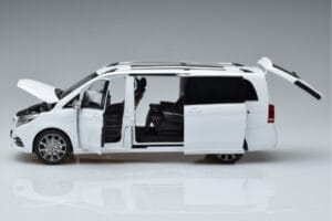 Mercedes V-Class W447 V260L Bianco OEM 1:18 QALCN89911149 Pressofusione — immagine 5 di 8