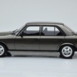 Mercedes W123 AMG 280 Grigio Otto 1:18 - image 3 of 6
