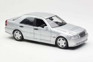 Mercedes C36 AMG W202 Argento UT Models 1:18 180035000 Pressofusione — immagine 4 di 6