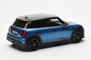 Mini Cooper S F56 Island Blu Otto 1:18 OT982 Resina — immagine 2 di 6