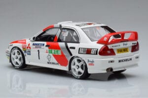 Mitsubishi Lancer Evo 4 T. Makinen / S. Harjanne Rally Catalunya 1997 Otto 1:18 OT409 Resina — immagine 5 di 6