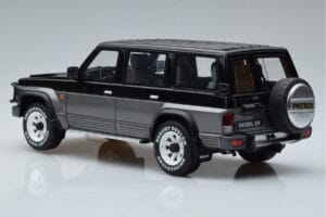 Nissan Patrol GR Y60 Grigio Otto 1:18 OT993 Resina — immagine 5 di 6