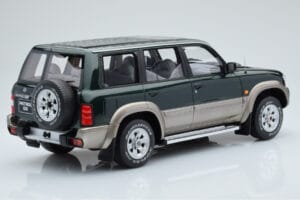 Nissan Patrol GR Y61 Verde Otto 1:18 OT433 Resina — immagine 2 di 5