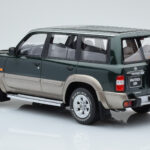 Nissan Patrol GR Y61 Verde Otto 1:18 - image 4 of 5