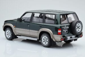 Nissan Patrol GR Y61 Verde Otto 1:18 OT433 Resina — immagine 4 di 5