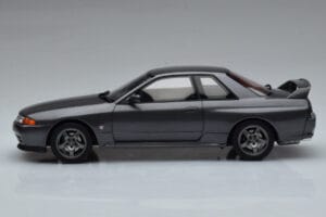 Nissan Skyline GT-R BNR32 Nismo Grigio Otto 1:18 OT411 Resina — immagine 3 di 6