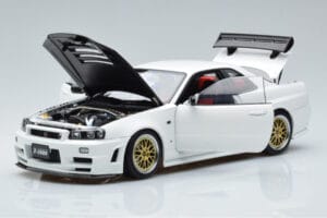 Nissan Skyline GT-R R34 Nismo Z-Tune Bianco MotorHelix 1:18 M83407 Pressofusione — immagine 2 di 11