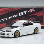 Nissan Skyline GT-R R34 Nismo Z-Tune Bianco MotorHelix 1:18 - image 11 of 11