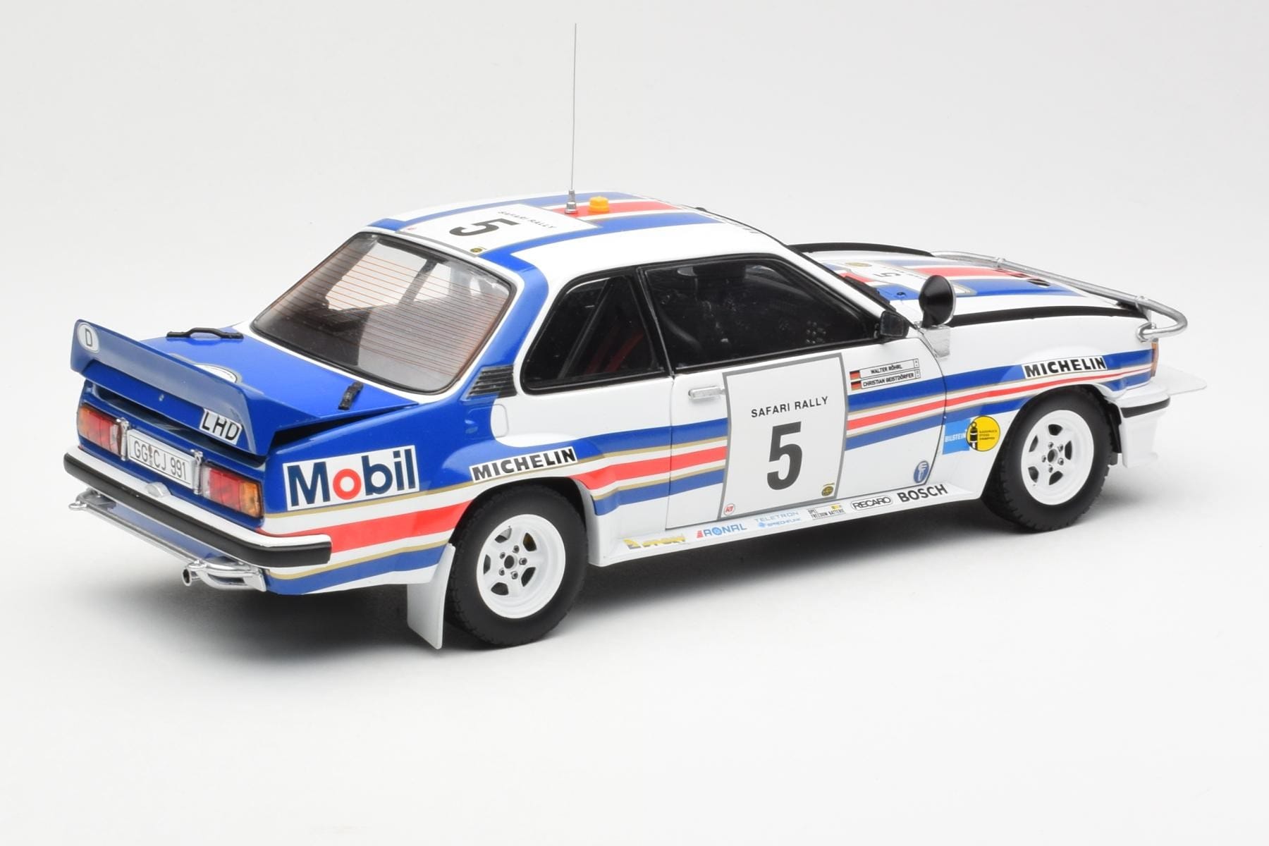 Opel Ascona 400 #5 W. Rohrl / C. Geistdorfer Safari Rally Campione del Mondo 1982 Sun Star 1:18 5378 Pressofusione — immagine 3 di 8
