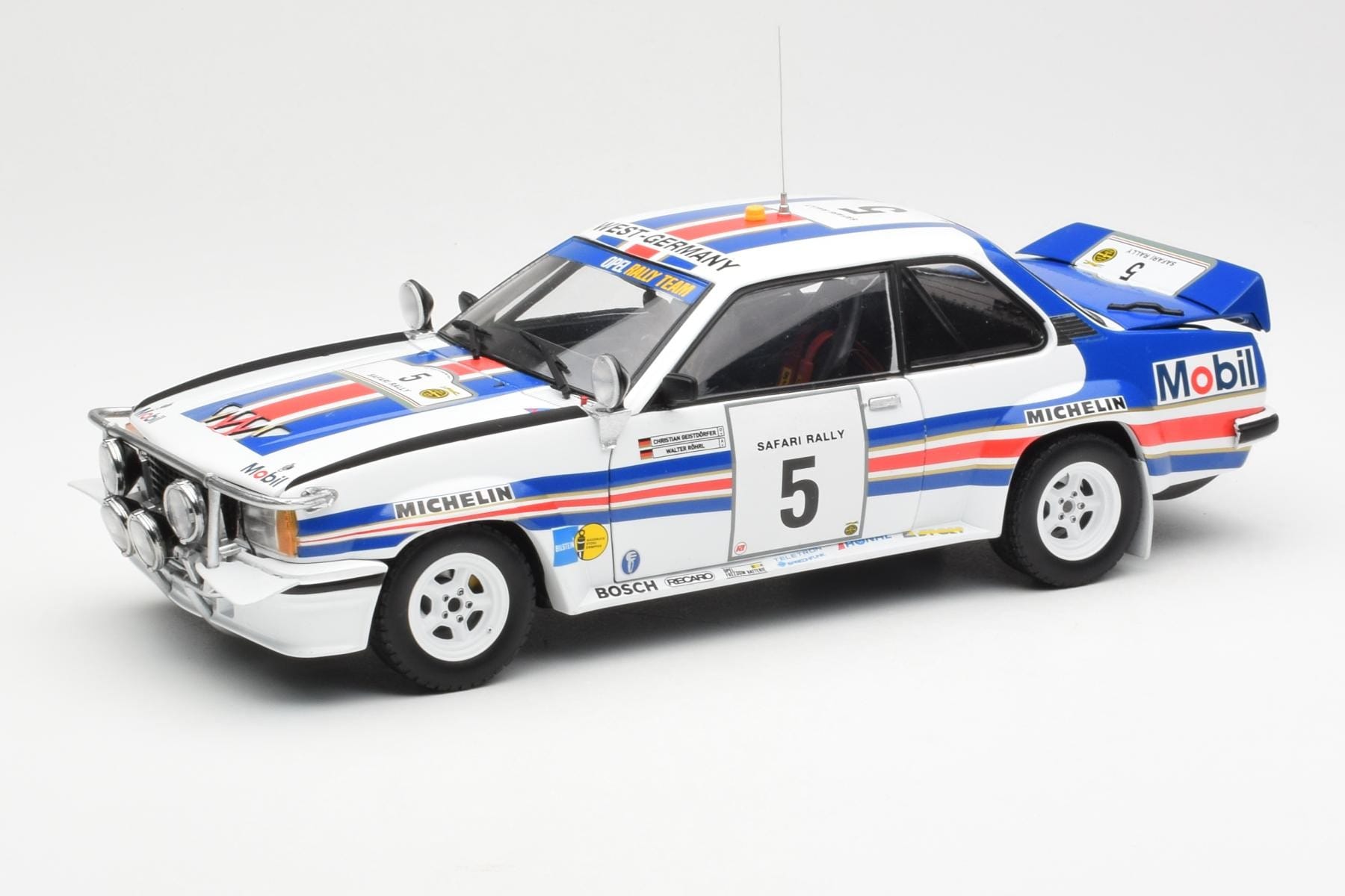 Opel Ascona 400 #5 W. Rohrl / C. Geistdorfer Safari Rally Campione del Mondo 1982 Sun Star 1:18 5378 Pressofusione
