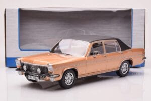 Opel Diplomat B Beige Metallizzato MCG 1:18 MCG18335 Pressofusione — immagine 6 di 6