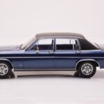 Opel Diplomat B Blu Scuro Metallizzato MCG 1:18 - image 3 of 6