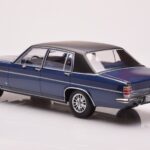 Opel Diplomat B Blu Scuro Metallizzato MCG 1:18 - image 5 of 6