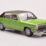 Opel Diplomat B Verde Metallizzato MCG 1:18 - image 4 of 6
