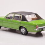 Opel Diplomat B Verde Metallizzato MCG 1:18 - image 5 of 6
