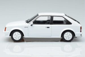 Opel Kadett D GTE Bianco MCG 1:18 MCG18268 Pressofusione — immagine 3 di 6