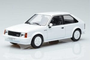 Opel Kadett D GTE Bianco MCG 1:18 MCG18268 Pressofusione