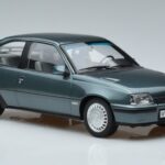 Opel Kadett E GSi Blu Metallizzato Norev 1:18 183614 Pressofusione - image 4 of 6