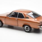 Opel Manta A Bronzo Metallizzato Norev 1:18 - image 7 of 8