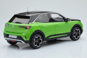 Opel Mokka-e GS Line Matcha Verde Otto 1:18 OT435 Resina — immagine 2 di 5