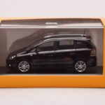 Opel Zafira B OPC Nero Minichamps 1:43 - image 4 of 4