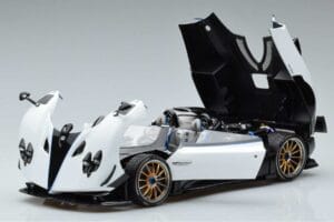 Pagani Zonda HP Barchetta Carbon Fiber Bianco LCD 1:18 LCD18009-WH Pressofusione — immagine 2 di 9