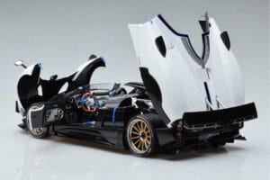 Pagani Zonda HP Barchetta Carbon Fiber Bianco LCD 1:18 LCD18009-WH Pressofusione — immagine 7 di 9