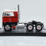 Peterbilt 352 Pacemaker Rosso Bianco IXO 1:43 - image 2 of 4