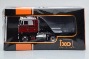 Peterbilt 352 Pacemaker Rosso Bianco IXO 1:43 TR097 Pressofusione — immagine 4 di 4