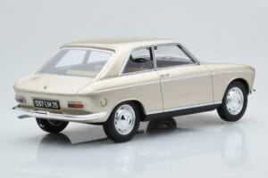 Peugeot 204 Coupe Beige Otto 1:18 OT1024 Resina — immagine 2 di 6