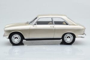 Peugeot 204 Coupe Beige Otto 1:18 OT1024 Resina — immagine 3 di 6