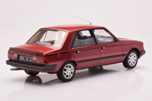 Peugeot 305 GTX Rosso Plaisir Otto 1:18 OT1032 Resina — immagine 2 di 6